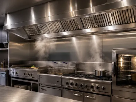 Hotă profesională pentru ventilația unei bucătării de restaurant